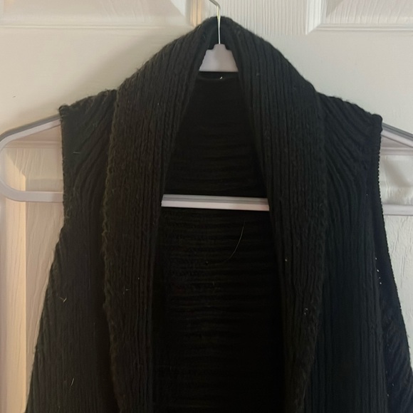 RUDSAK SLEEVELESS SYMMETRICAL SWEATER - Picture 1 of 6